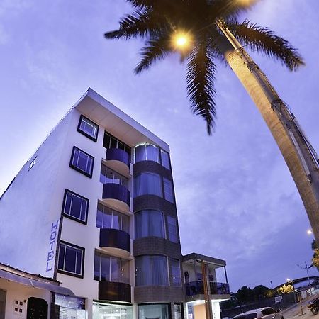 Hotel Confort Ariari Granada  Bagian luar foto