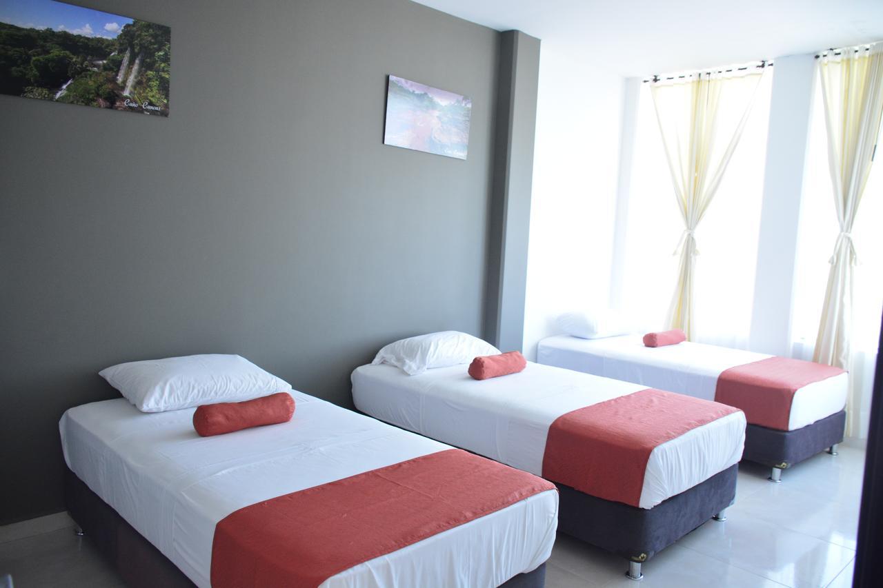 Hotel Confort Ariari Granada  Bagian luar foto