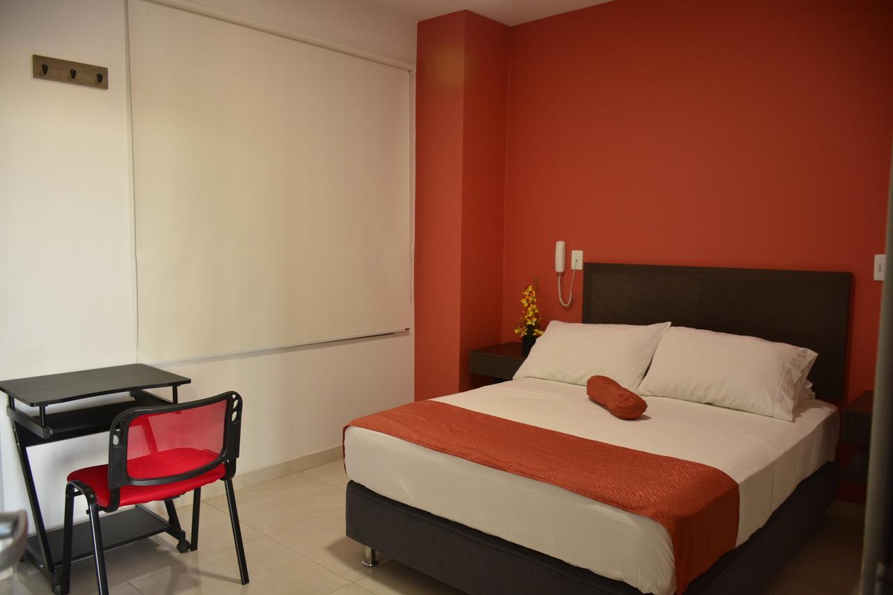 Hotel Confort Ariari Granada  Bagian luar foto